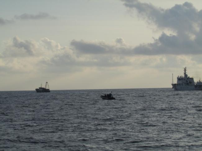 Begini Cerita Kapal TNI AL Dicueki Coast Guard China di Laut Natuna