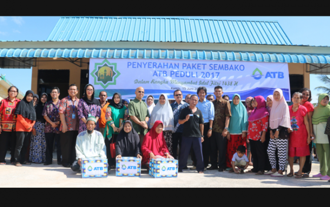 ATB Serahkan Ratusan Paket Sembako di 6 Lokasi
