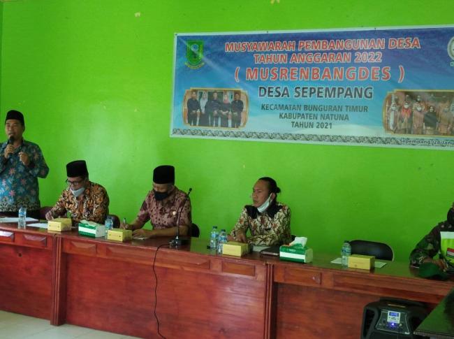 Junaidi Tampung Usulan Warga Desa Sepempang Pembebasan Lahan untuk TPU