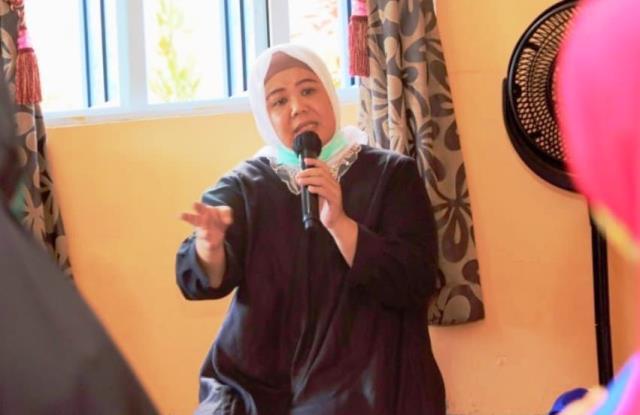 Jawab Curhatan Ibu-ibu Soal Usaha hingga Fasilitas Pendidikan, Marlin Beri Solusi Mantap