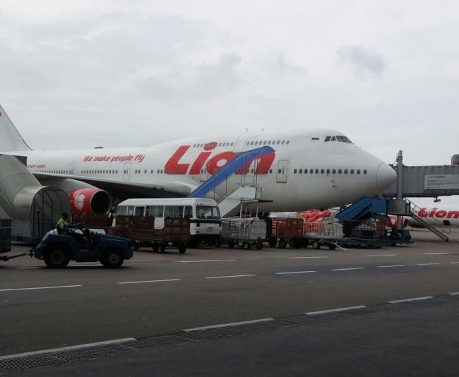 Dua Pesawat Lion Air ke Medan Terpaksa Mendarat di Hang Nadim Batam