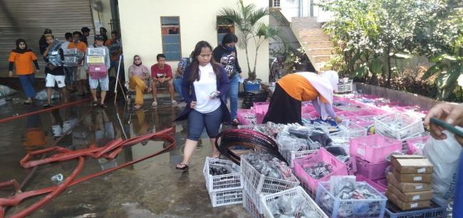 Karyawan PT Barokah Selamatkan Spare Part Sepeda dari Kebakaran Gudang