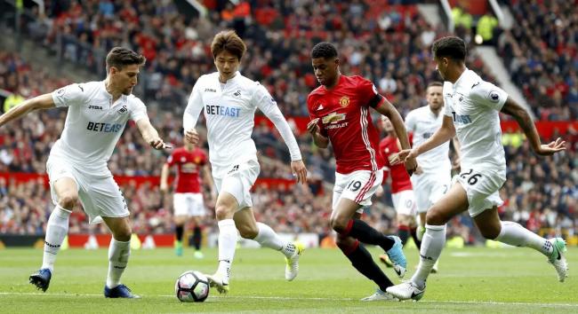 Ditahan Imbang Swansea, MU Gagal Melewati City dan Liverpool