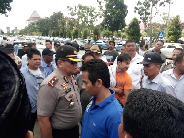 Warga Batam Merasa Nyaman Naik Taksi dan Ojek Online