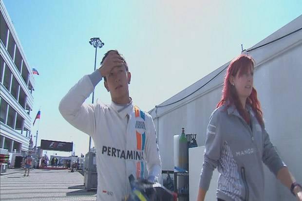Ditabrak, Rio Haryanto Gagal Finis Lagi