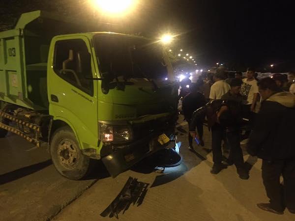 Truk Tanah Cabut Nyawa Dua Orang Pemotor di Ochird Park