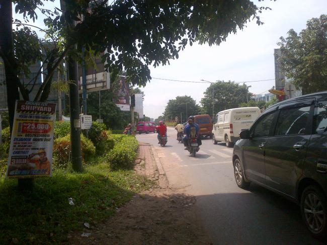 Hati-hati Melintas di Lampu Pengatur Lalu Lintas di Batuaji Ini