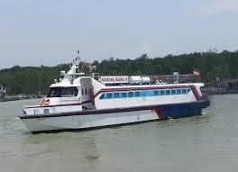 Kapal Ferry Marina Kandas Menabrak Karang di Perairan Pulau Duyung