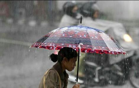Siap Payung! Siang Ini Seluruh Wilayah di Kepri Diguyur Hujan Lebat