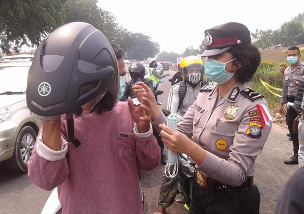 Sumatera dan Kalimantan Sudah Ditutupi Asap, Titik Api Meningkat Jadi 1.887