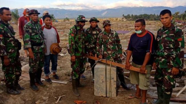 TNI Temukan Uang Rp1 Miliar Saat Cari Korban Gempa di Sulteng