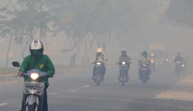 Malam Ini, Pekanbaru Mulai Diselimuti Kabut Tebal