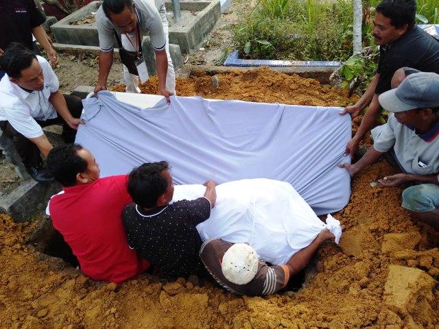 Perempuan Korban Dump Truck Maut Dikebumikan di Batam