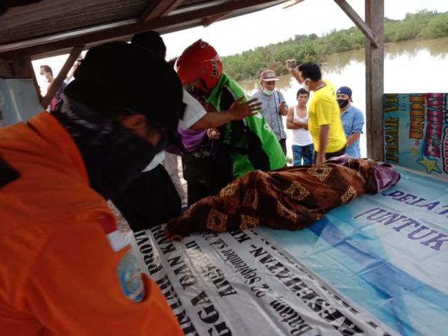 Orangtua Zainul Histeris Jasad Anaknya Ditemukan 1 Km dari Lokasi Hanyut