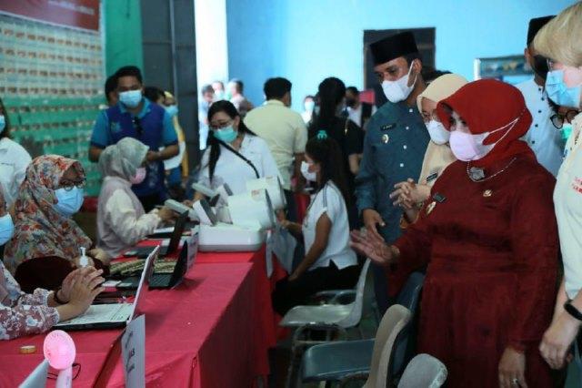 Vaksinasi Covid-19 Sasar 5 Ribu Lansia di Tanjungpinang 