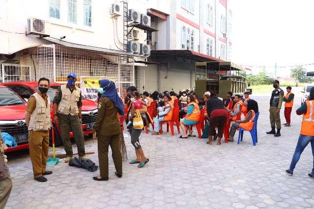 Terjaring Razia Prokes, 63 Warga Karimun Didenda dan Sanksi Kerja Sosial