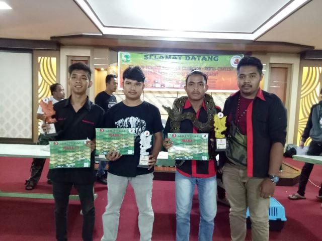 Komunitas Reptil Karimun Sabet Lima Piala di Padang