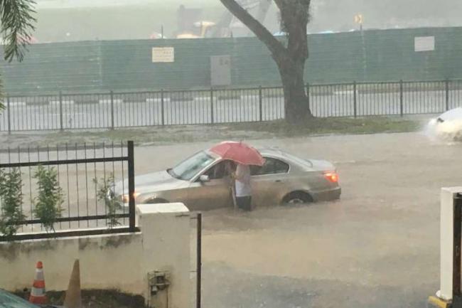 Hujan Lebat, Singapura Terendam Banjir 