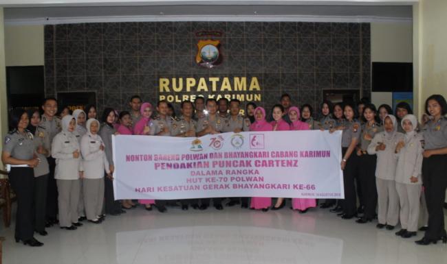 Kapolres Karimun Nonton Bareng Kisah Polwan Daki Gunung Cartenz