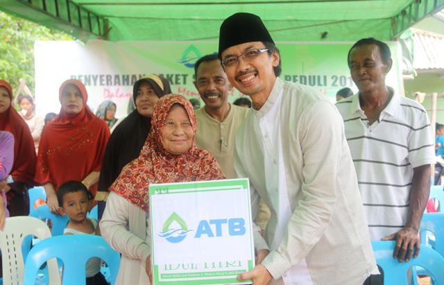 ATB Bagikan 500 Sembako dan Santuni Anak Yatim di 5 Tempat Sekaligus