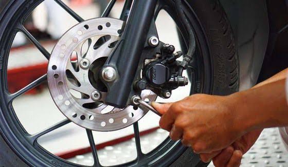 3 Tips Merawat Rem Cakram Motor Biar Tetap Oke