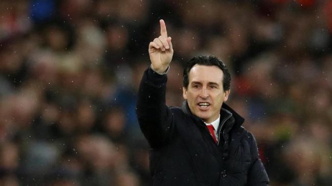 Emery Soroti Dua Penalti Liverpool
