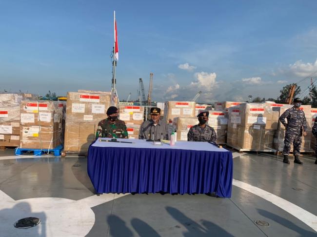 120 Ton Alkes Bantuan Singapura Tiba di Batam, Pjs Gubernur Siap Perang Lawan Covid