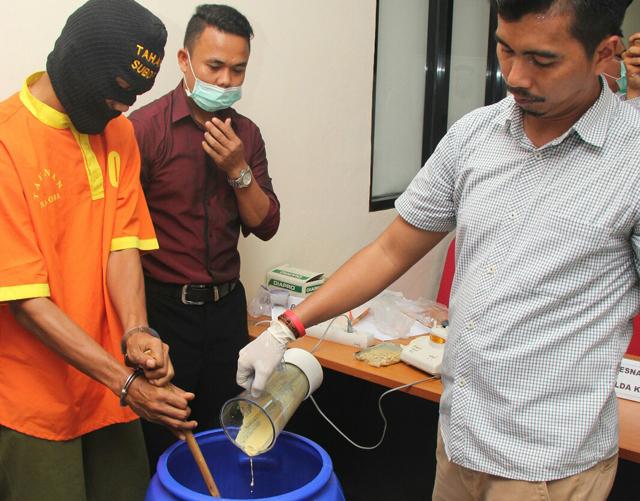 Polda Kepri Rebus 889 Butir Ekstasi dan 477 Gram Sabu Tangkapan di Karimun