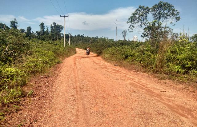 Pengaspalan Jalan Menuju Senempek Gagal Terlaksana di APBD-P 2017   