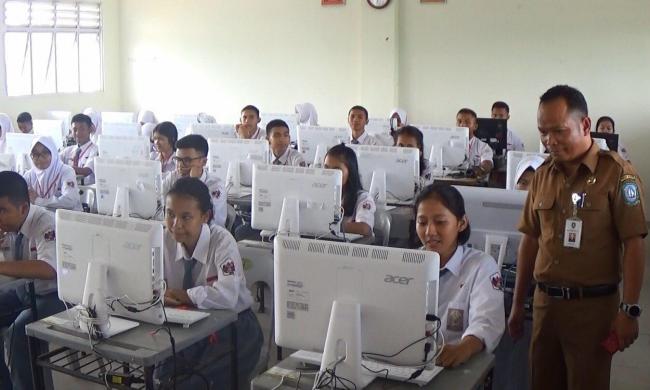 Kepsek SMAN 8 Batam Was-was Minta PLN Tambah Daya Saat UNBK