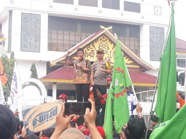 Buruh Batam Minta Kejelasan UMS, Wako Rudi: Kalian Tinggal WA Saya