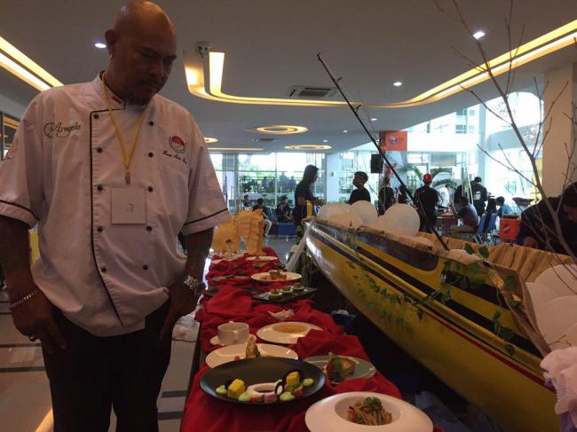 Mahasiswa BTP Adu Masak Menu Gonggong dengan Chef Restoran dan Hotel