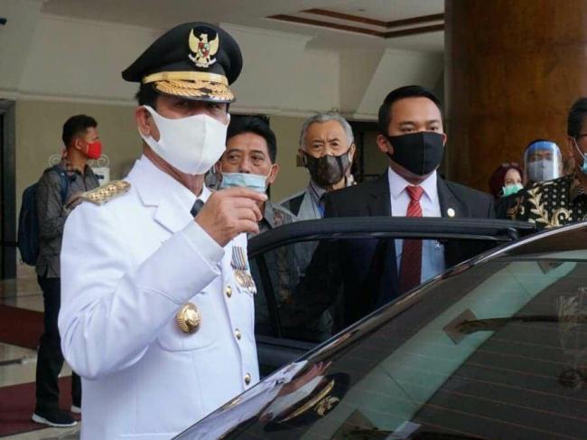 Gubernur Isdianto Nelangsa Terkenang Mendiang Ibu dan Abang