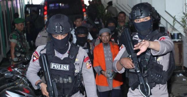 Polisi Jaga Ketat Sidang Pledoi Aman Abdurrahman