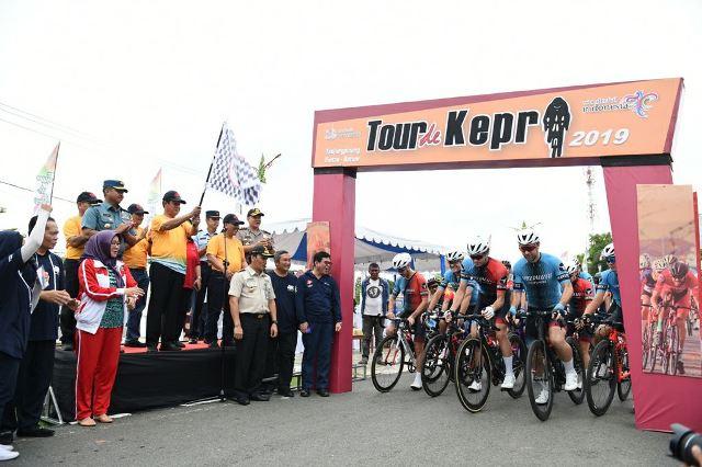 Pebalap Sepeda 22 Negara Ikut Tour de Kepri