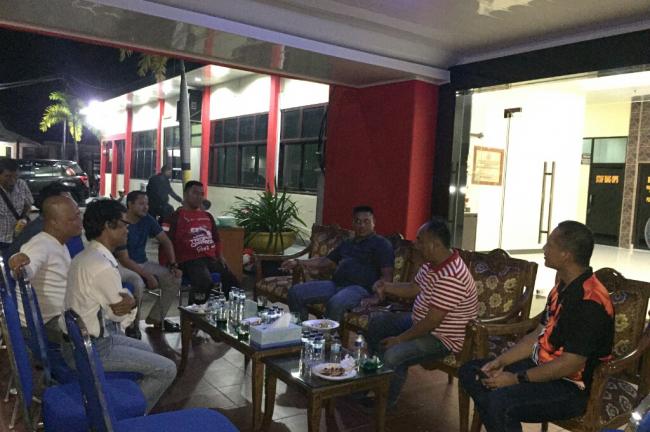 Aroma Sate Kambing di Mapolres Karimun Dibumbui Keakraban TNI-Polri