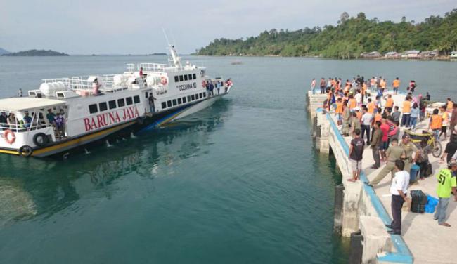 Gelombang Laut Tinggi, MV Oceana Rute Jagoh-Batam Putar Balik