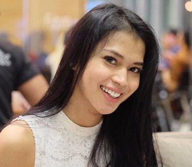 Tak Lupa Kodrat, Transgender Dinda Syarif Sholat Pakai Sarung