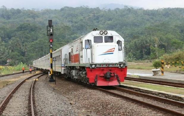 PT KAI Bagikan Tiket Gratis untuk Guru dan Tenaga Kesehatan, Ini Syaratnya