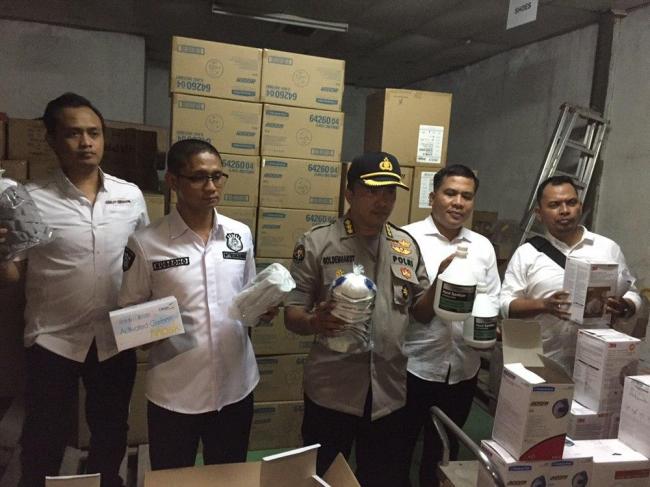 Gudang Penimbunan Masker di Sei Panas Digerebek Polisi