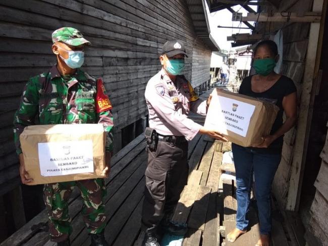 Polres Tanjungpinang Salurkan Sembako Door to Door untuk Warga Kurang Mampu