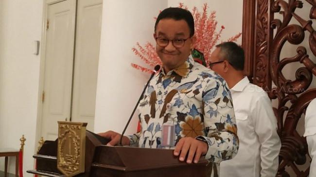 Pelebaran Trotoar Dianggap Rugikan Pengendara, Anies: Mau Nyaman Naik Umum