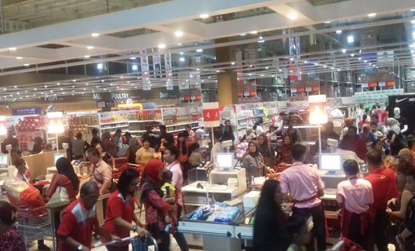 Heboh Grand Opening Lotte Mart, Jam 7 Pagi Sudah Banyak yang Antre