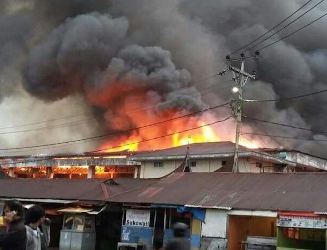 Pasar Atas Bukittinggi Ludes Terbakar
