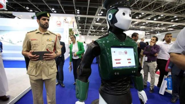 Pertama di Dunia, Robocop Mulai Gantikan Tugas Polisi di Dubai