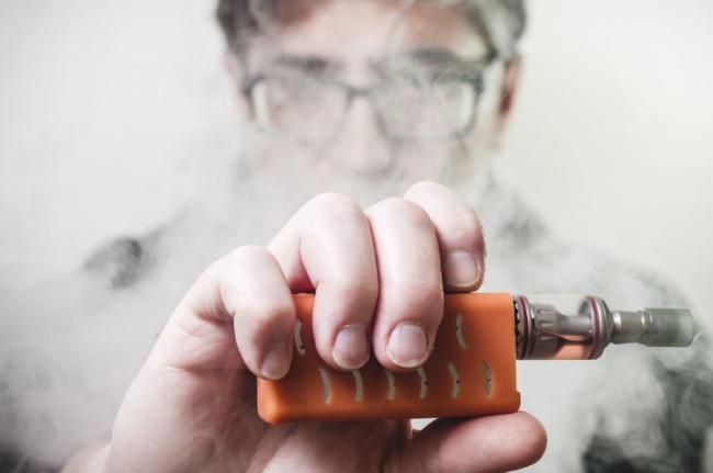 Awas! Racun dalam Vape Ganggu Kekebalan Tubuh dan Picu Kanker 