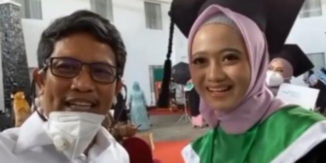 5 Tahun Berjilbab di Kampus, Mahasiswi Cantik Ini Ternyata Beragama Hindu