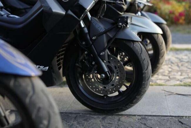 Kenali Ciri-ciri Ban Motor Harus Diganti