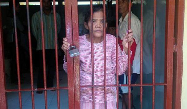 Begini Kondisi Nenek Asyani yang Makin Tertekan Dalam Penjara