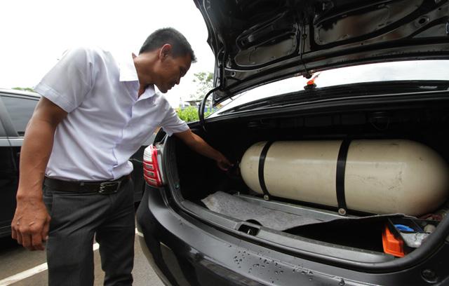 Sopir Taksi Ini Klaim Pemakaian Bahan Bakar Gas Hemat 50 Persen 